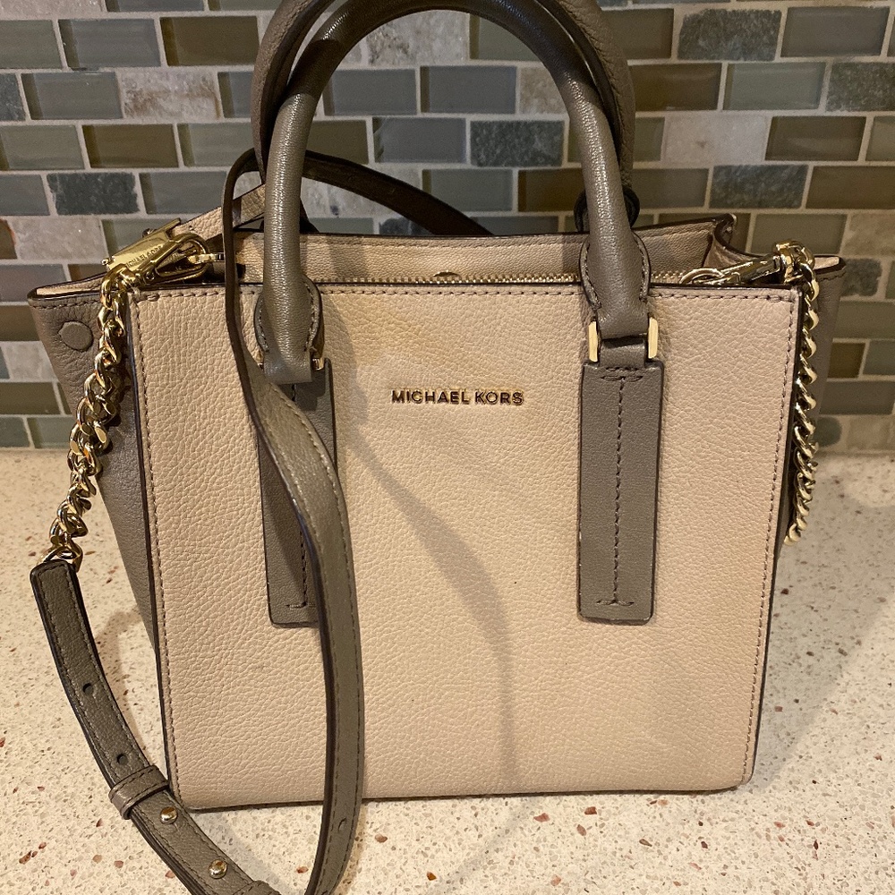 Crossbody bag